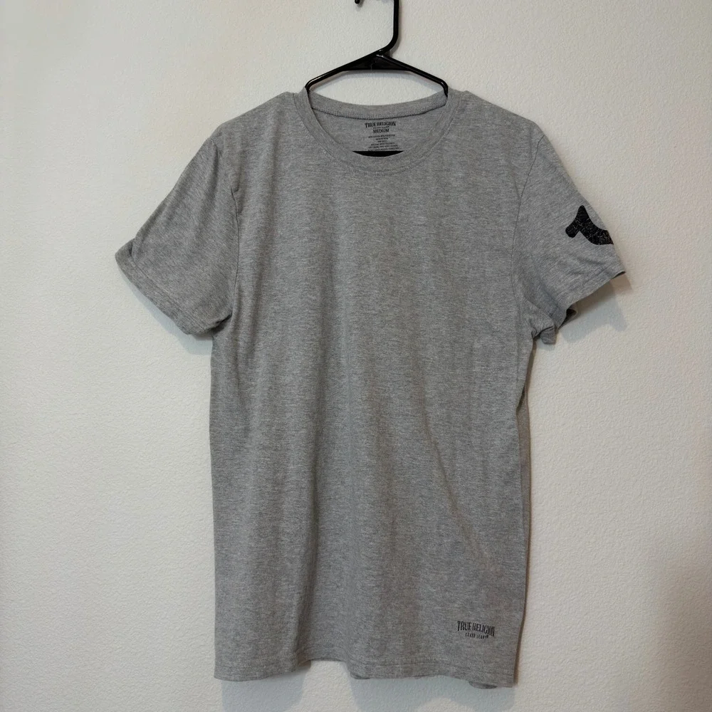 True Religion T-Shirt Mens Medium Gray Good Horseshoe Sleeve Logo Crewneck Tee‎